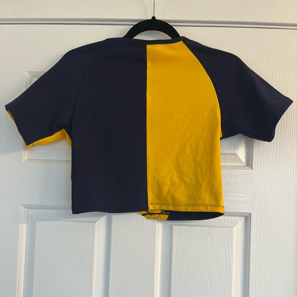 Gymshark Asymmetric Crop Top - Picture 4 of 6